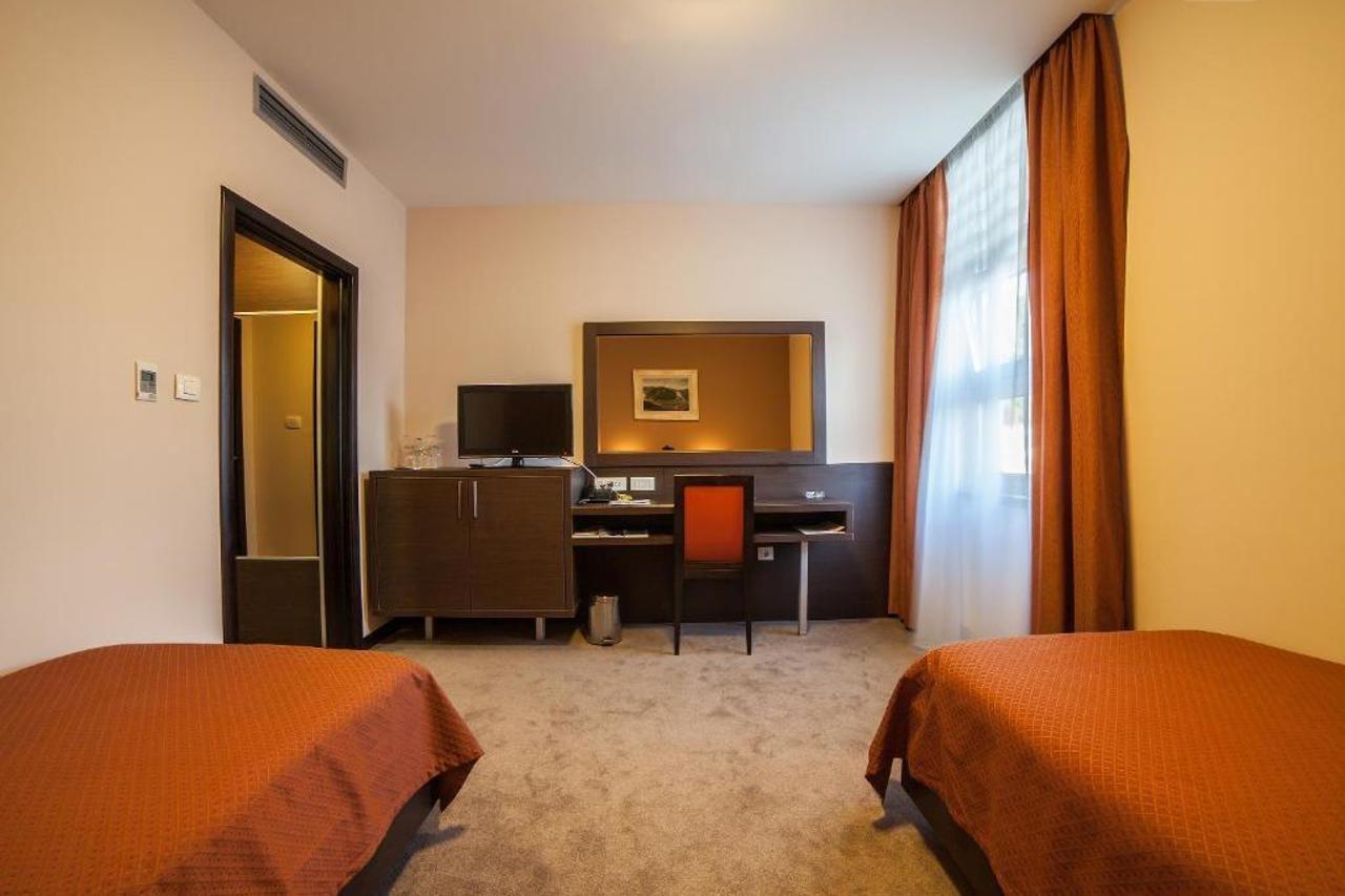 Hotel Terminus Podgorica Eksteriør bilde