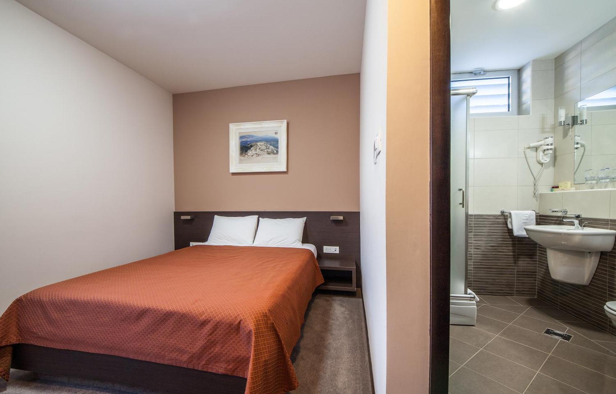 Hotel Terminus Podgorica Eksteriør bilde
