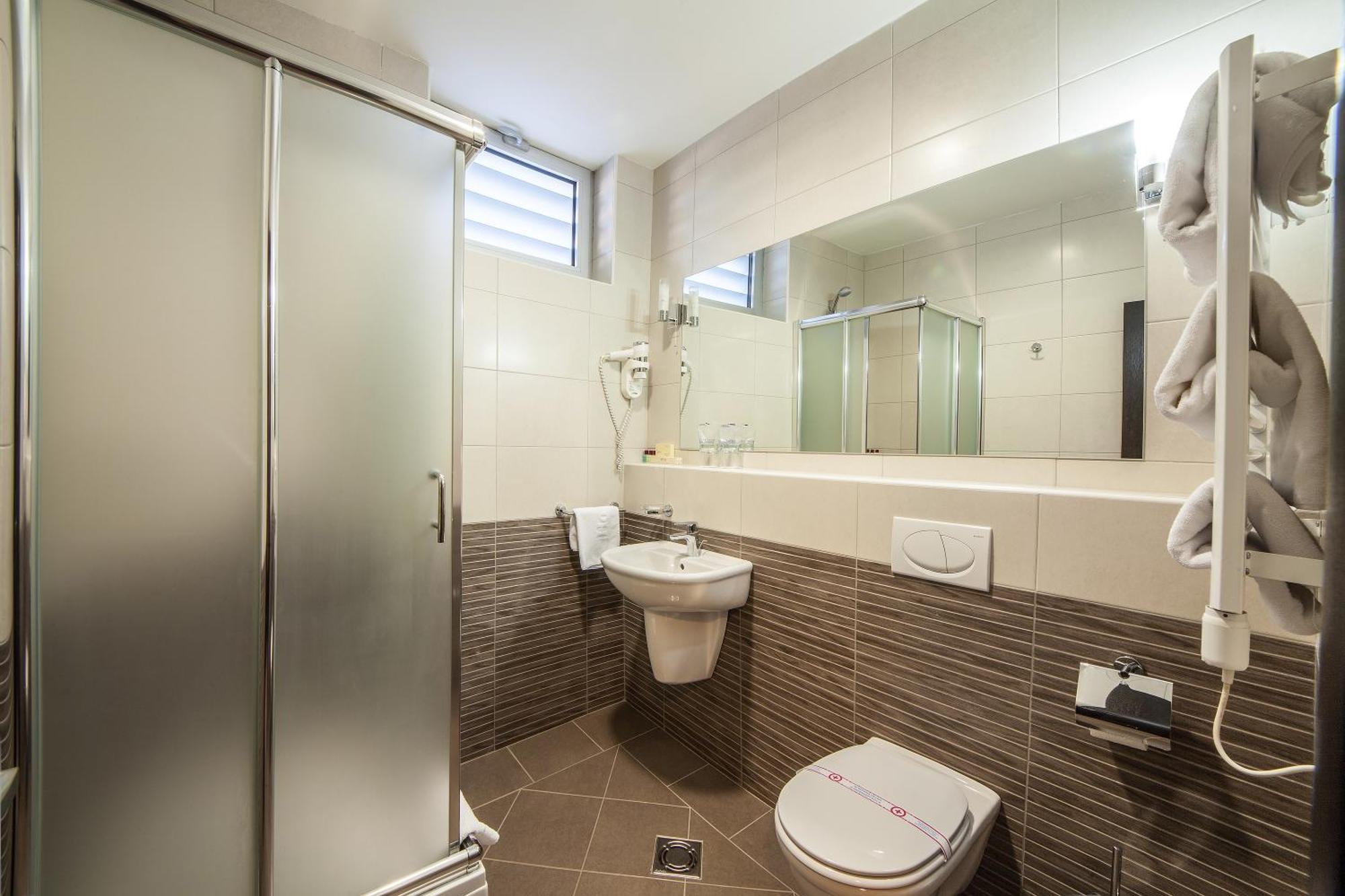 Hotel Terminus Podgorica Eksteriør bilde