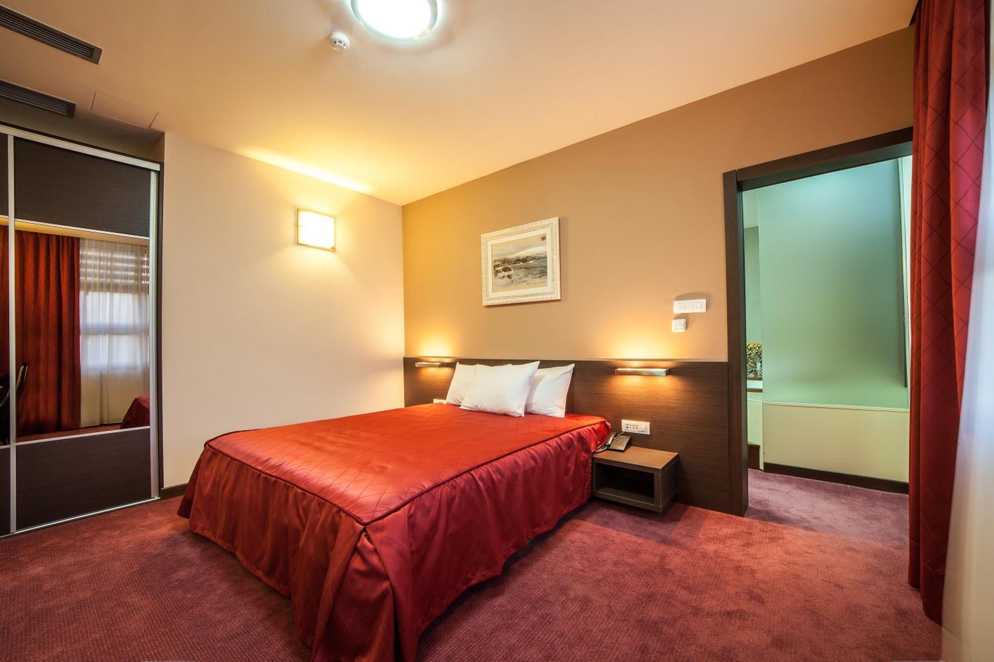Hotel Terminus Podgorica Rom bilde