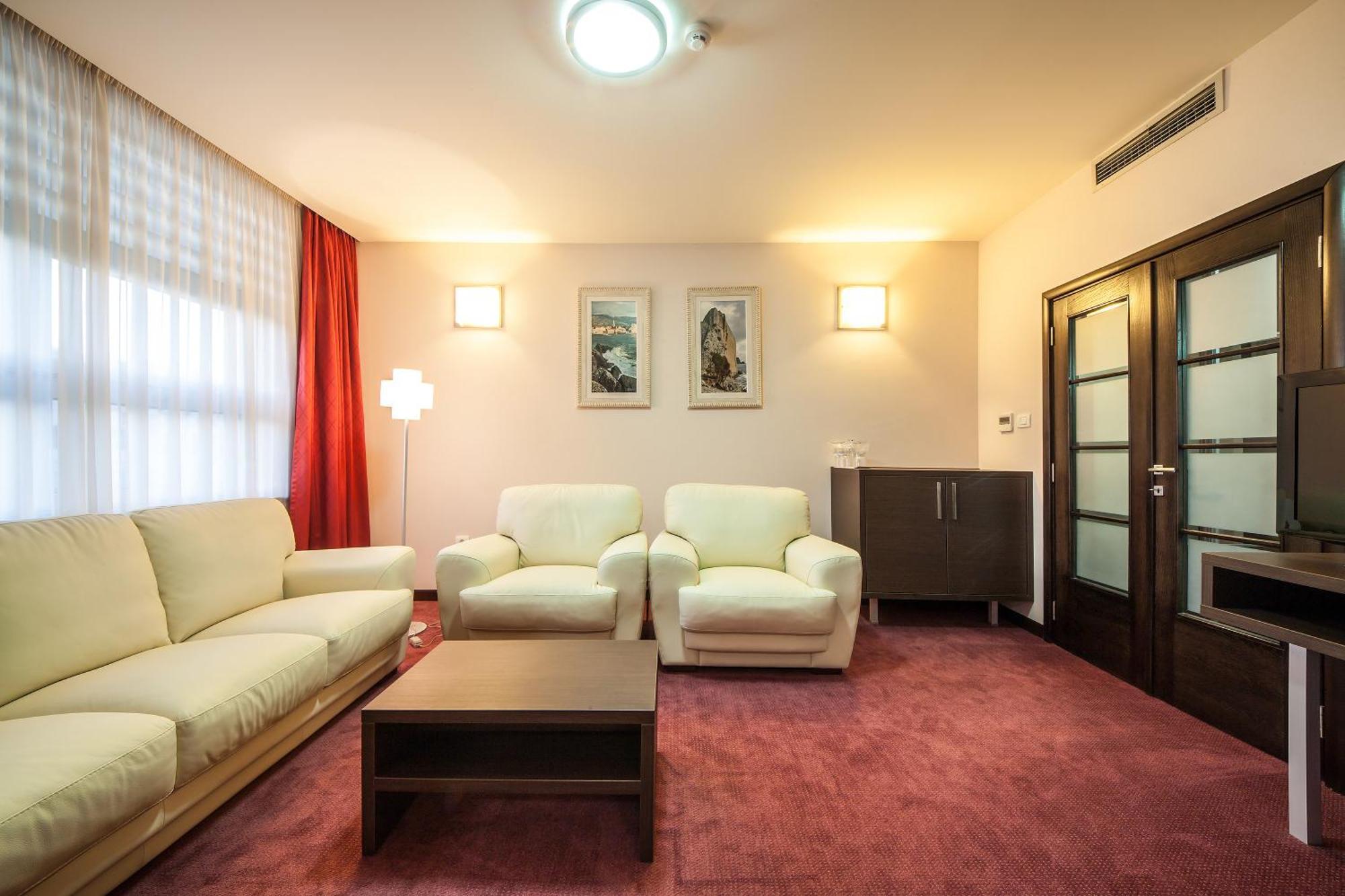 Hotel Terminus Podgorica Rom bilde