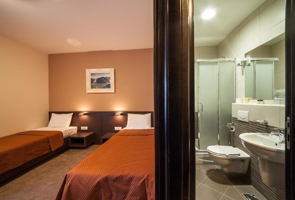 Hotel Terminus Podgorica Rom bilde